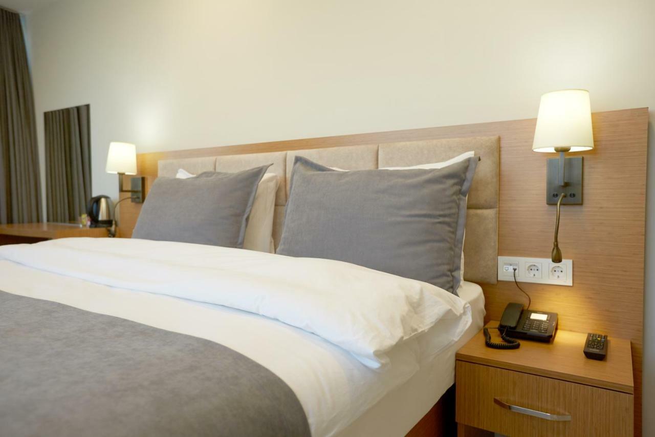 Kartal Palace Taksim Square FAMİLY HOTEL Istanbul Bagian luar foto