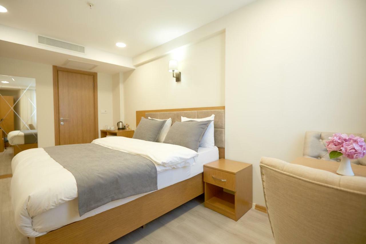 Kartal Palace Taksim Square FAMİLY HOTEL Istanbul Bagian luar foto