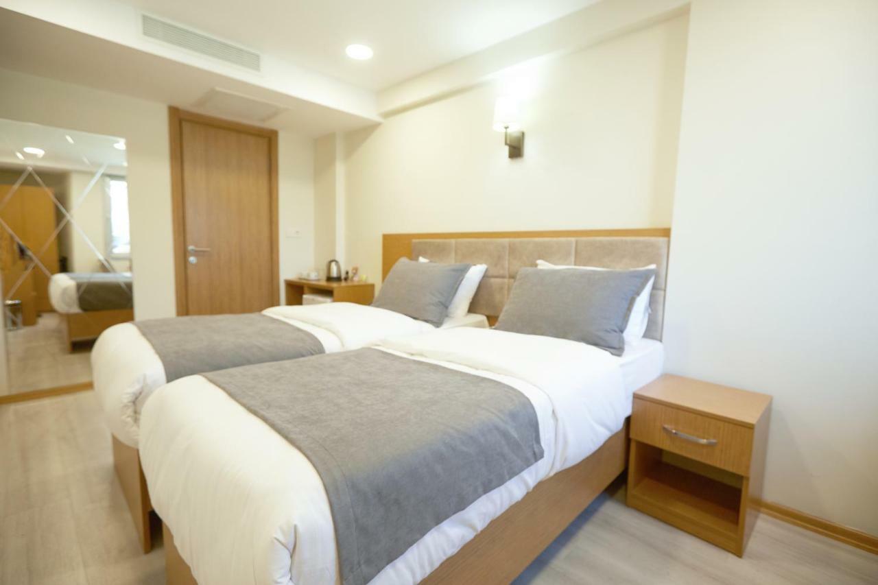 Kartal Palace Taksim Square FAMİLY HOTEL Istanbul Bagian luar foto