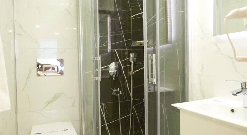 Kartal Palace Taksim Square FAMİLY HOTEL Istanbul Bagian luar foto