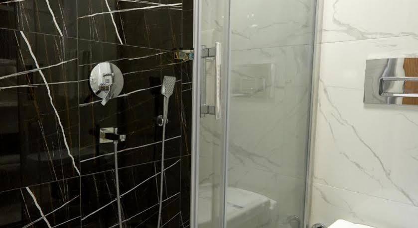 Kartal Palace Taksim Square FAMİLY HOTEL Istanbul Bagian luar foto